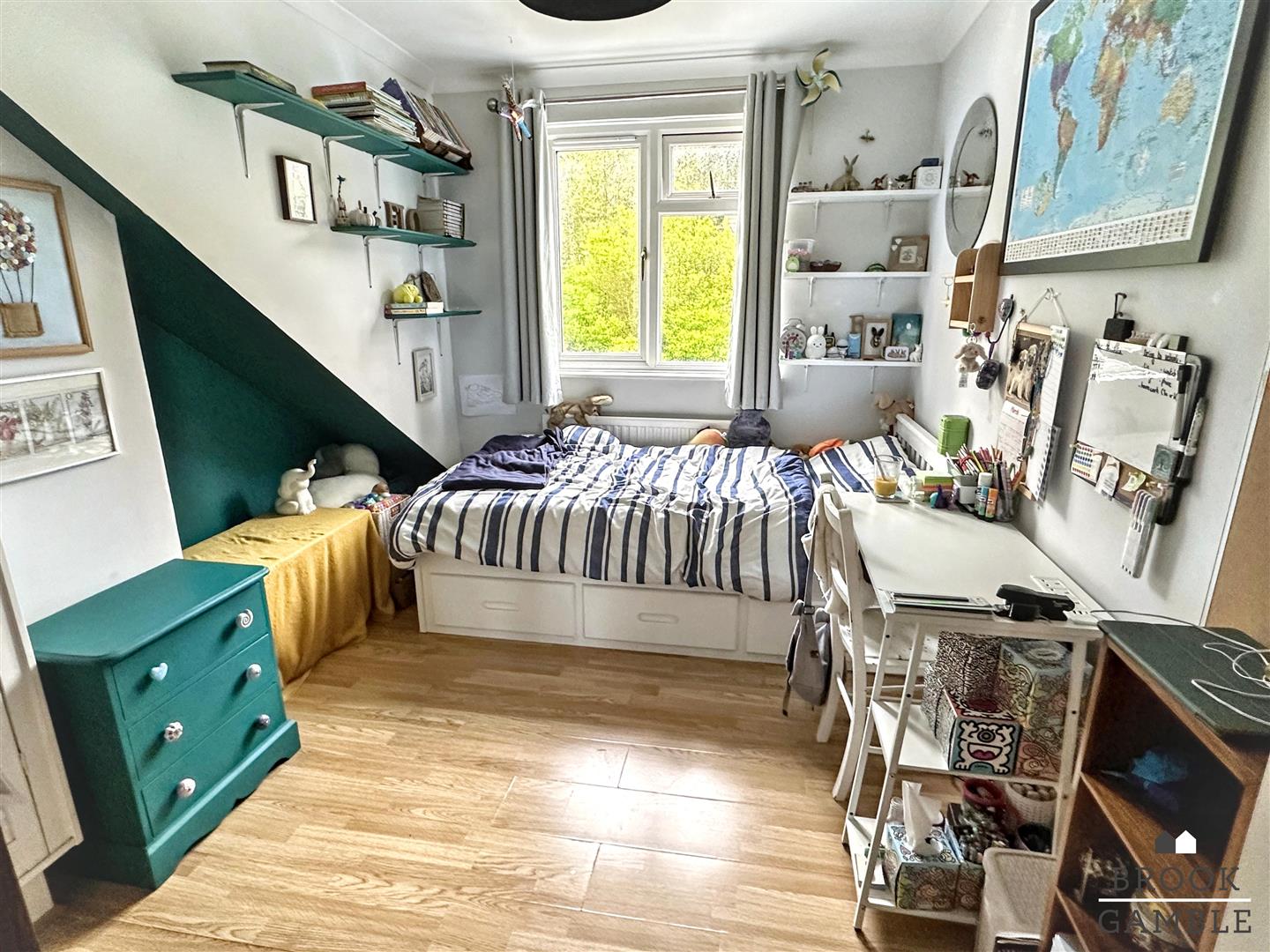 5 Bedroom House. Selmeston Road in Eastbourne,  18